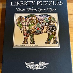 Liberty Puzzle - 573 piece wooden jigsaw puzzle